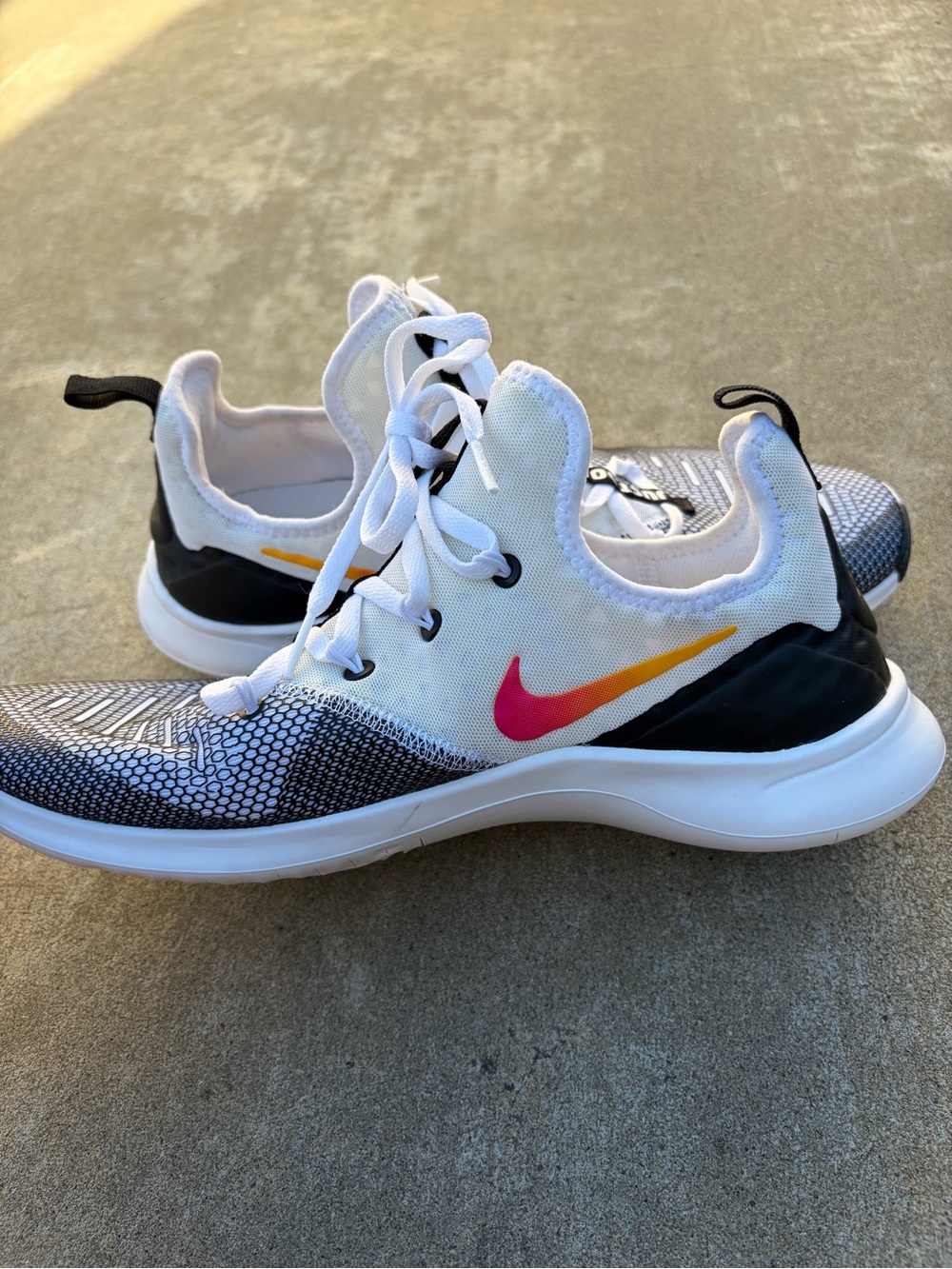 NWOB Nike Free TR 8 'Laser Fuchsia' Running Shoes Women’s Size 10 942888-008 - Picture 8 of 9